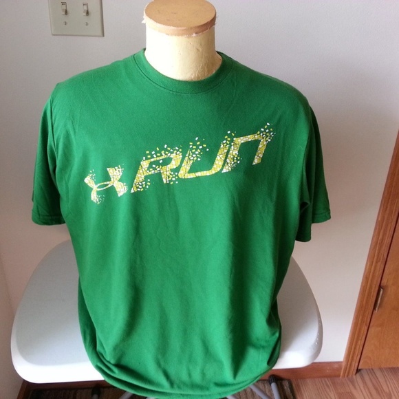 kelly green under armour shirt